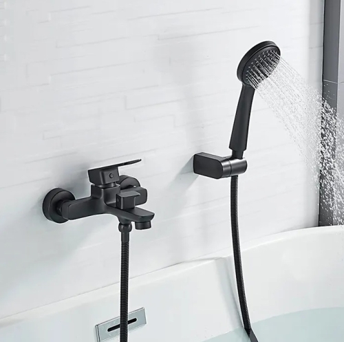 Смеситель для ванны Ledeme L3280B черный (лейка и шланг в комплекте) фото 4