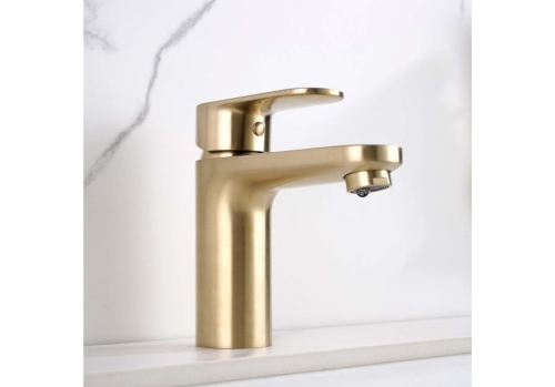 Смеситель для раковины с гигиеническим душем Aquatek Ника AQ1812BG, золото шлифованное фото 3